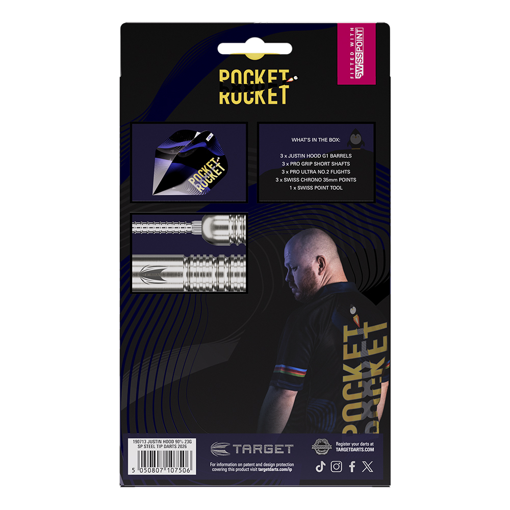Dos de l'emballage des fléchettes acier « Target » de Justin Hood. Gros plans des corps rainurés et ailette « Pocket Rocket » bleu-noir. Justin Hood au verso avec t-shirt assorti. Boîte pour 3 fléchettes, dont une pointe Swiss Point.