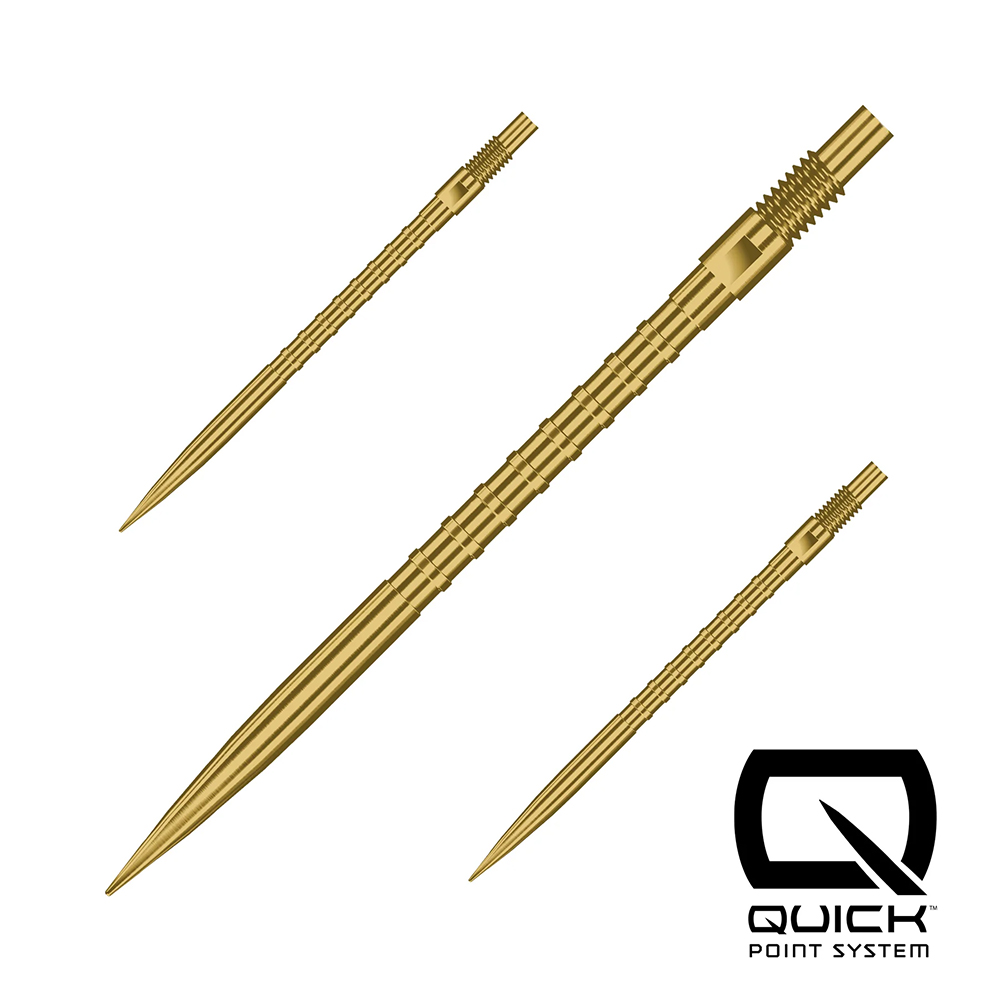 Drei goldene Dartspitzen mit scharfen Spitzen und geriffelter Struktur für sicheren HM Grip. Eine große Spitze, flankiert von zwei kleineren, alle für das Quick Point System. Robuste 40mm Quick Points für präzises Darts.