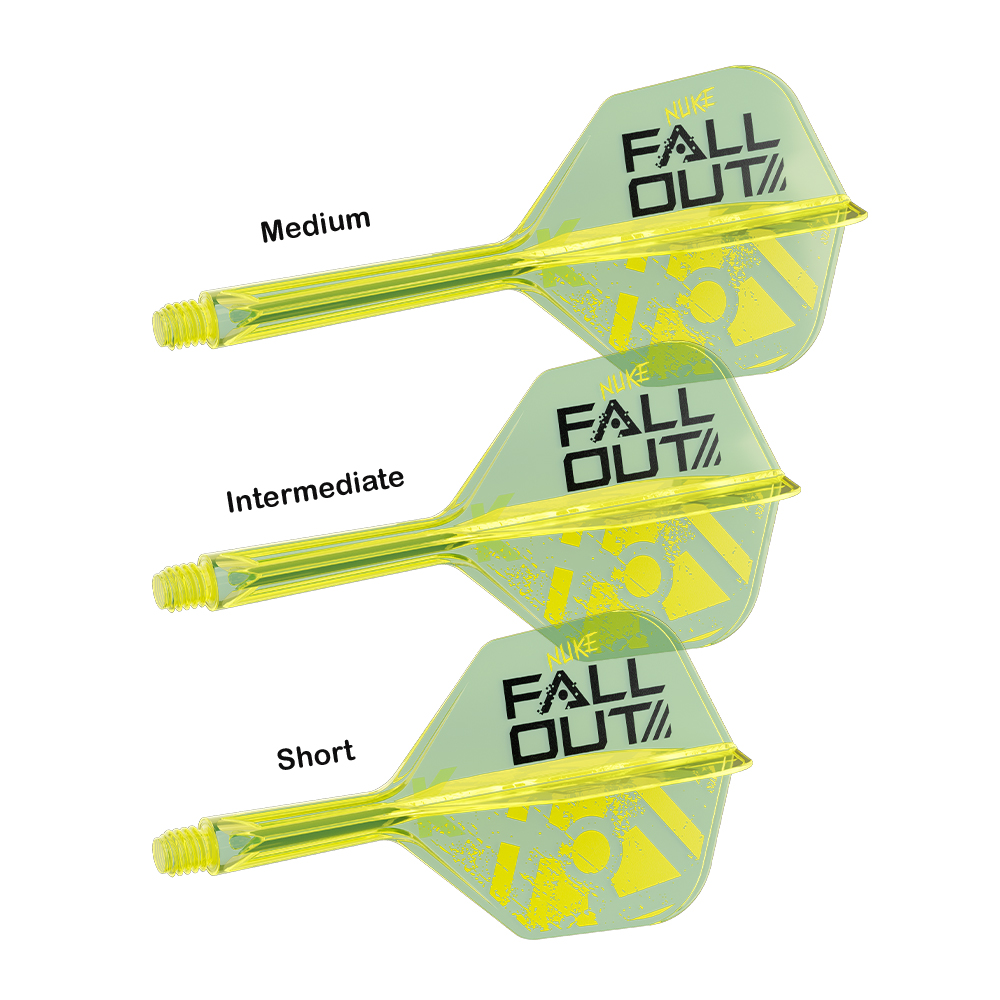 Trois plumes de fléchettes K-Flex de couleur jaune fluo avec tiges intégrées, disposées verticalement, indiquent les longueurs Medium, Intermediate et Short. Chaque plume porte le logo noir FALLOUT et le symbole NUKE, conçu par Luke Littler.