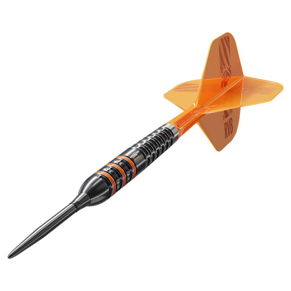Fléchette en acier moderne dotée d’un corps noir offrant une bonne prise en main et de trois anneaux orange voyants. À l’arrière se trouve un flight K-Flex transparent, de couleur orange fluo, arborant le logo RVB. Pointe Swiss Storm noire.