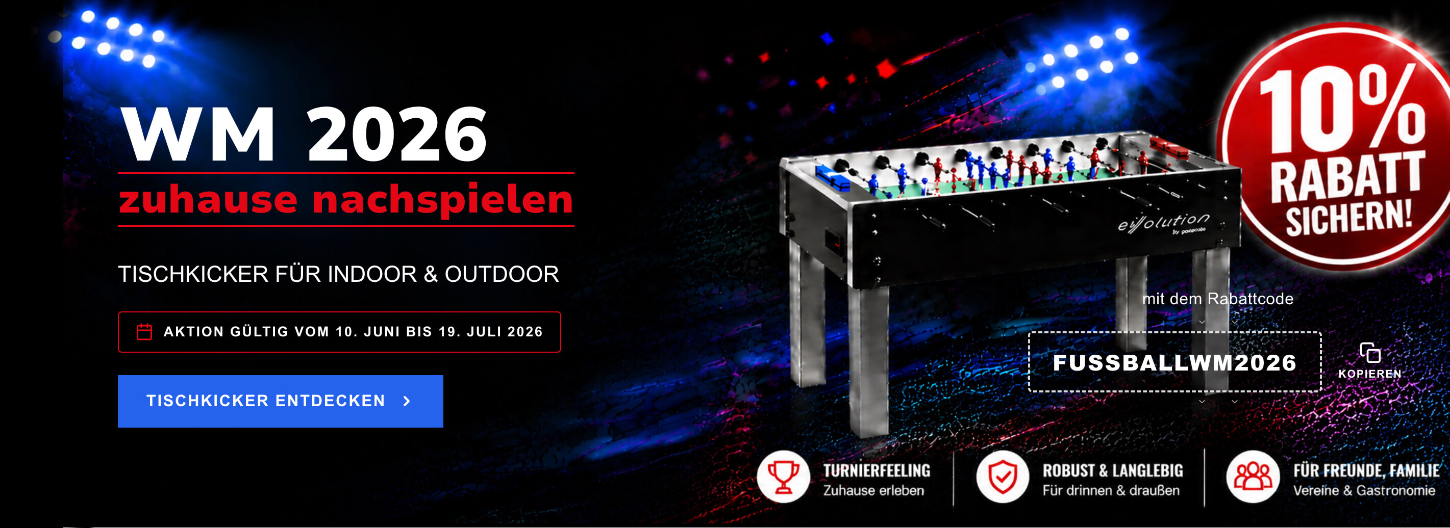 Baby-foot noir avec des figurines rouges et bleues dans un décor sombre, éclairé par des lumières dynamiques bleues/rouges et des projecteurs de stade. Pour l'intérieur et l'extérieur, idéal pour la Coupe du monde 2026. 10 % de réduction.