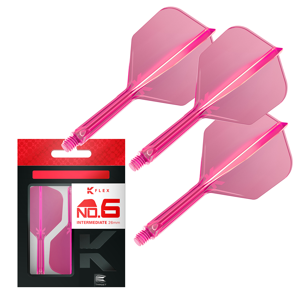 Trois plumes de fléchettes K-Flex transparentes, rose vif, au design angulaire avec tige intégrée, sont disposées en diagonale sur fond blanc. À côté, l'emballage noir bordé de rouge avec fenêtre : « K-Flex No.6 Intermediate 26 mm ».
