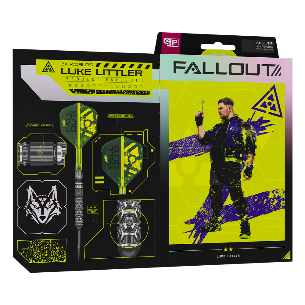 Emballage des fléchettes acier Luke Littler Fallout : corps usiné précis, poignée avec symbole « Nuke » et ailettes K-Flex jaune fluo. À droite, illustration de Luke Littler sur fond jaune, éclaboussures violettes et logo Fallout.