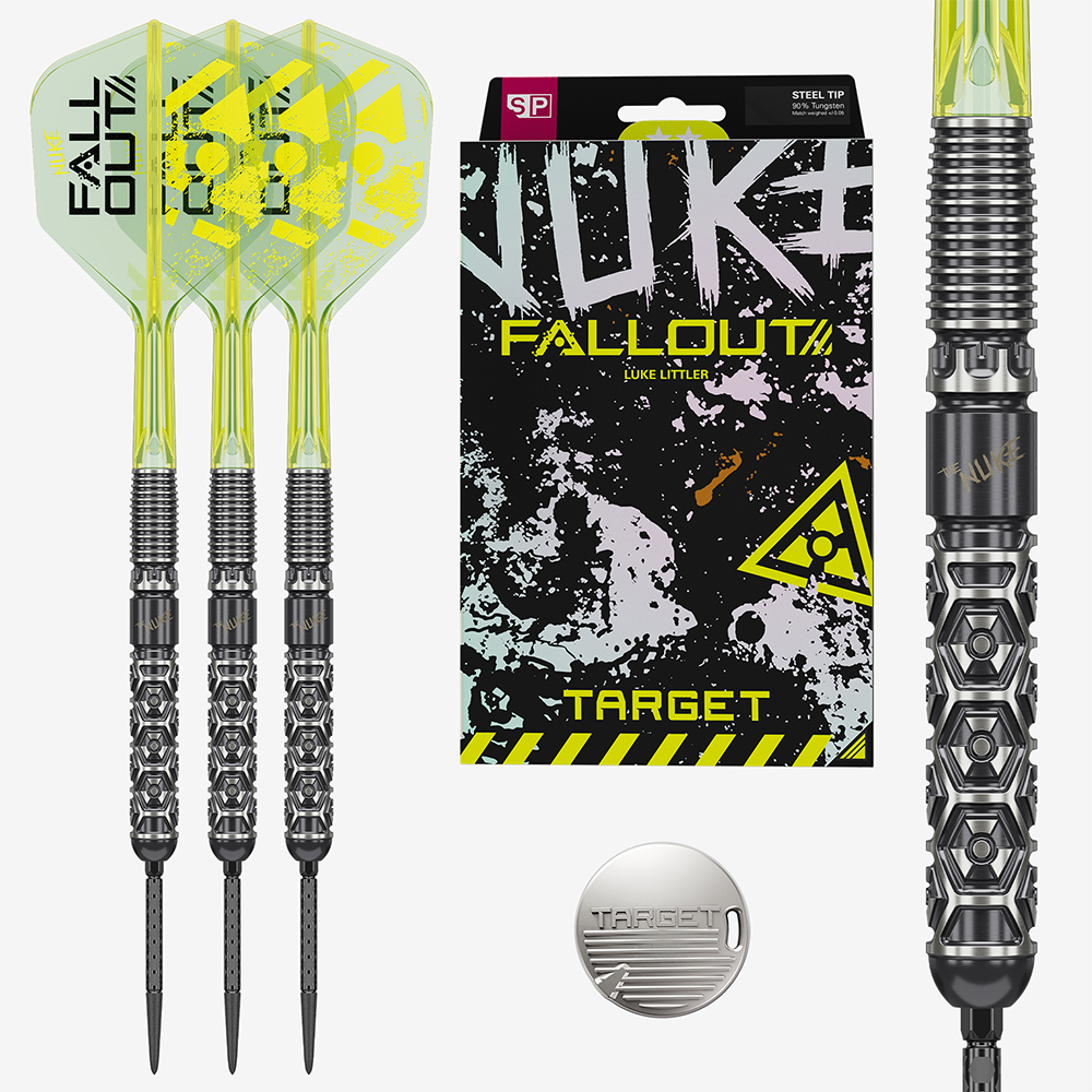 3 fléchettes acier « Luke Littler Fallout SP » : ailettes « Nuke Fallout » jaune fluo et corps noir en tungstène 90 % avec prise hexagonale. Présentées dans un emballage noir « Nuke Fallout » jaune + pièce « Target » argentée.