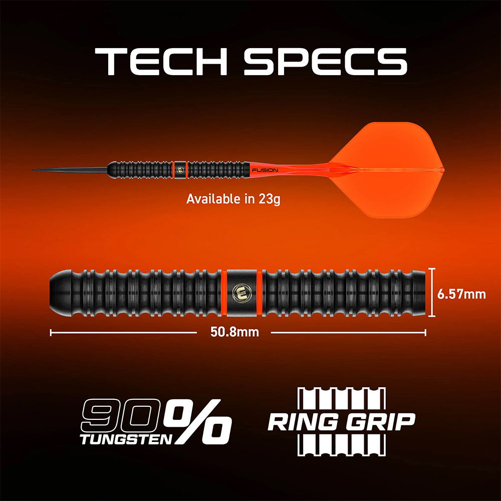 Steeldart mit schwarzem, geriffeltem 90% Tungsten Barrel (50,8 mm lang, Ø 6,57 mm). Orange Markierung mit Emma Paton 'E'-Logo und oranger Fusion-Flight. 23g Gewicht, Ring-Grip für Halt und Kontrolle.