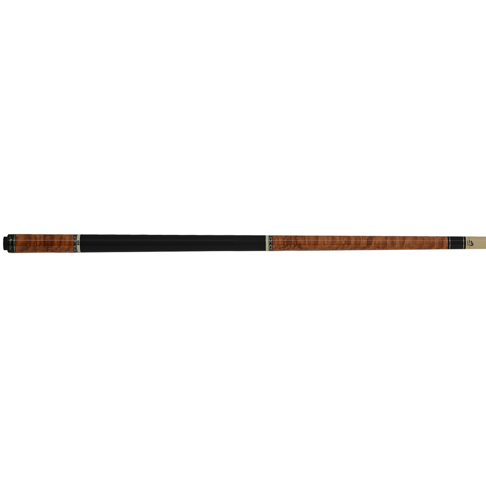 Queue de billard à orientation horizontale, avec une zone de prise de main marron foncé au milieu. Aux deux extrémités, des sections en bois marron clair présentant un grain ondulé. Anneaux décoratifs composés de carrés clairs et foncés aux jonctions.