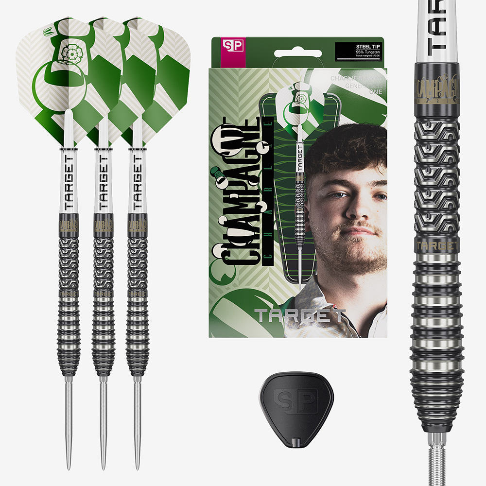 3 fléchettes en acier Target Charlie Manby 95% SP, corps argentés, prise précise. Ailettes vert/blanc à bulles de champagne et emblème tête de lion. Coffret avec portrait, lettrage et clé Swiss Point.