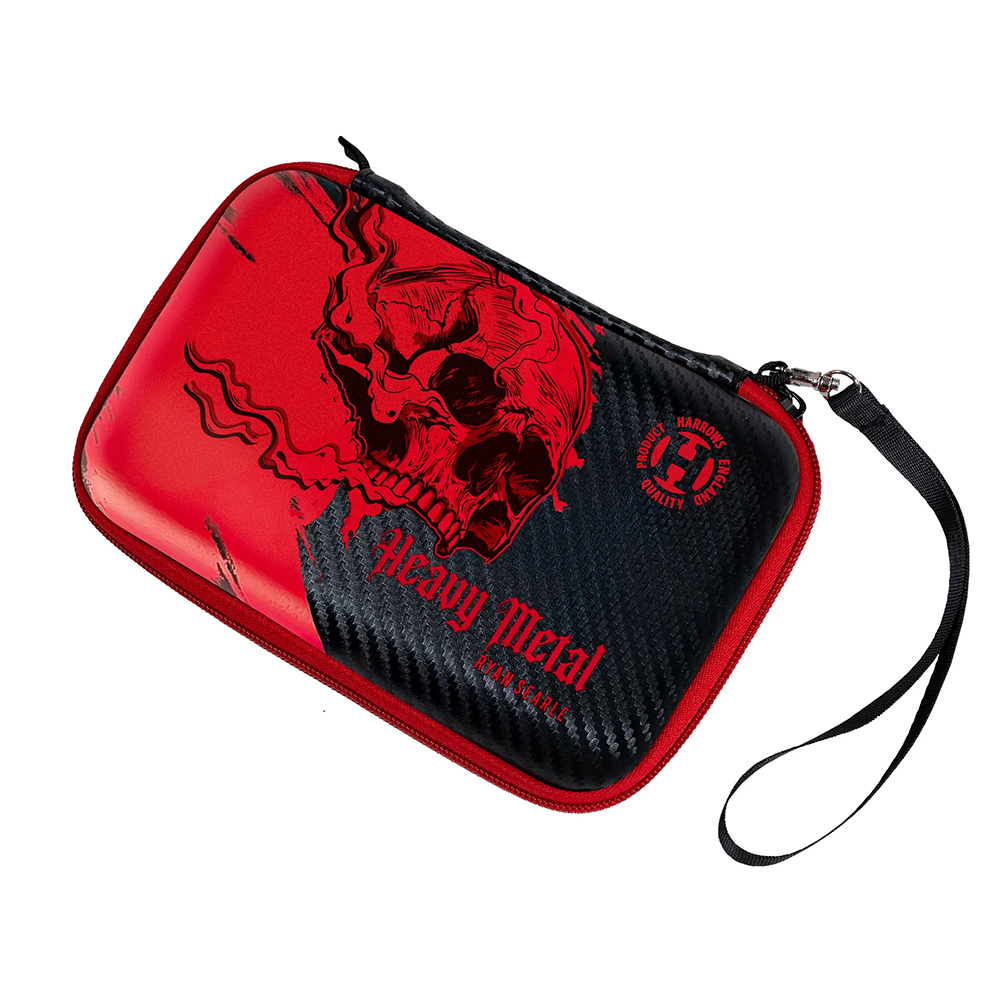 Harrows Ryan Searle Darttasche, rot-schwarz. Rote Hälfte mit großem rauchenden Totenkopf. Schwarze Hälfte in Carbonfaser-Optik mit roten Schriftzügen 'Heavy Metal', 'Ryan Searle' und Harrows-Logo. Rot. Reißverschluss, Handschlaufe.