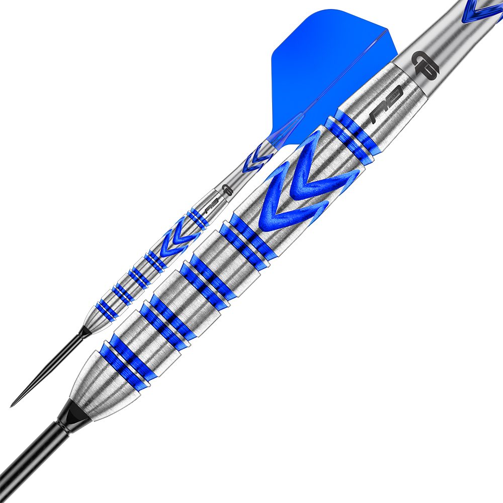 Deux fléchettes en acier : corps argentés rehaussés de touches bleues, tiges noires, ailettes bleues, sur fond blanc. Série « Blue Original » de Gerwyn Price, Red Dragon.