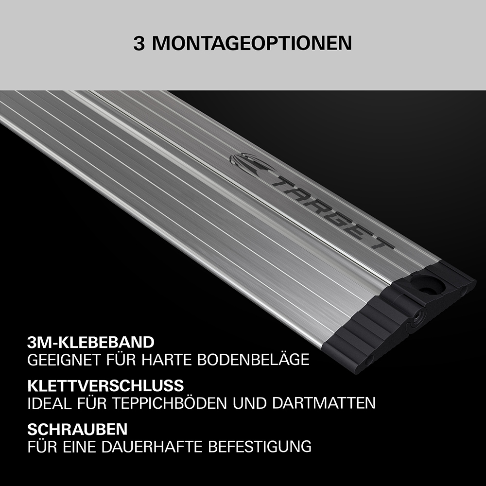 Gros plan sur l'oche « Flip Kick » argentée Target avec options de fixation. Aluminium strié avec logo Target. Texte : adhésif 3M sols durs, velcro moquette/tapis, vis pour fixation permanente. Rabat visible.