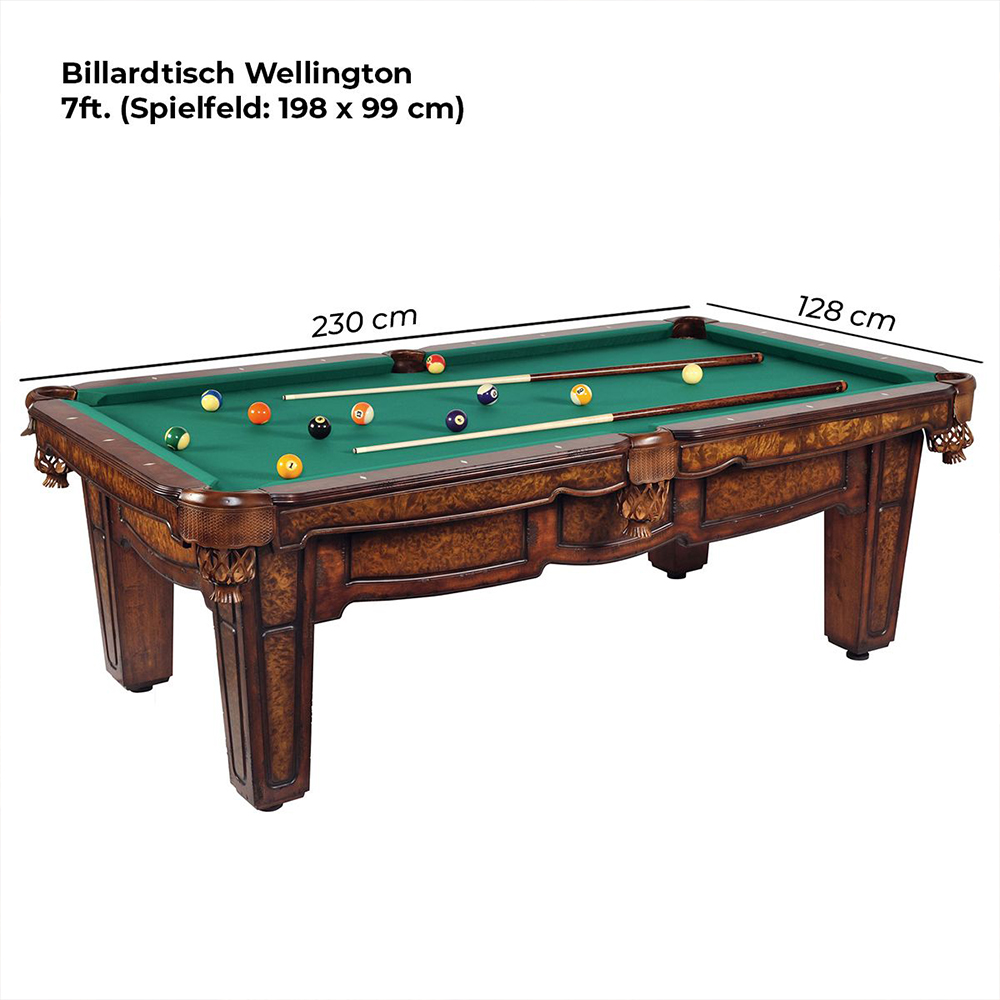 Élégante table de billard Wellington de style ancien, en bois brun foncé avec des sculptures raffinées. Tapis de jeu en feutre vert avec des boules colorées et deux queues. Ornements dorés aux coins et sur les pieds. 230 x 128 cm.