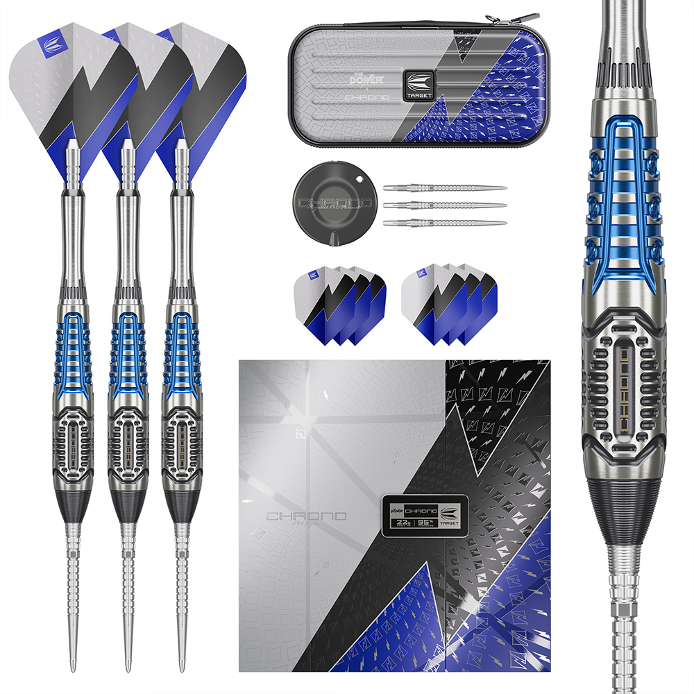 Set fléchettes en acier tungstène Phil Taylor X Chrono 95 % : 3 fléchettes (corps argentés, zones de prise bleues) + ailettes grises/noires/bleues. Étui gris-bleu, outil Swiss Point, 3 pointes + 6 ailettes rechange. Emballage Chrono.
