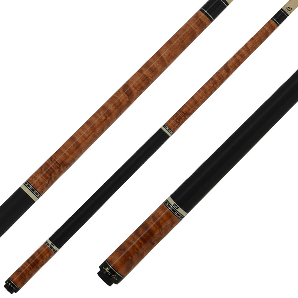 Queue de billard en bois clair veiné, avec une zone de prise en main noire mate. Anneaux en ivoire rehaussés de lignes noires. Inscriptions «Mezz Cues » et « ECS » visibles sur la poignée.