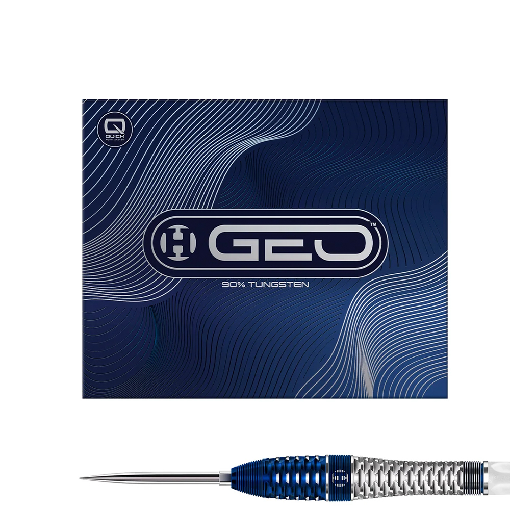 Harrows GEO-03 steel darts with a silver tip, a blue ribbed shaft and a further silver, ribbed section of the shaft. Above this is the dark blue packaging featuring a wave pattern, the text ‘H GEO 90% TUNGSTEN’ and the ‘Quick Point System’ logo.