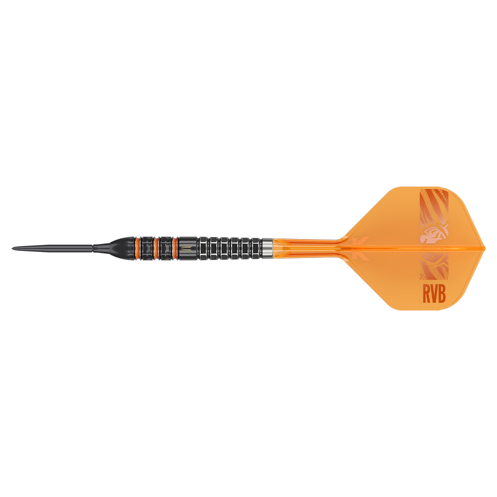 Fléchette en acier dotée d'une pointe Swiss Storm noire effilée, d'un corps gris avec des anneaux orange précis et des zones d'adhérence rainurées. Tige K-Flex orange, ailette orange fluo avec motif tigre et logo « RVB ».